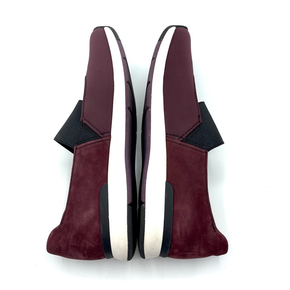 Vionic Walking Shoe - image 3